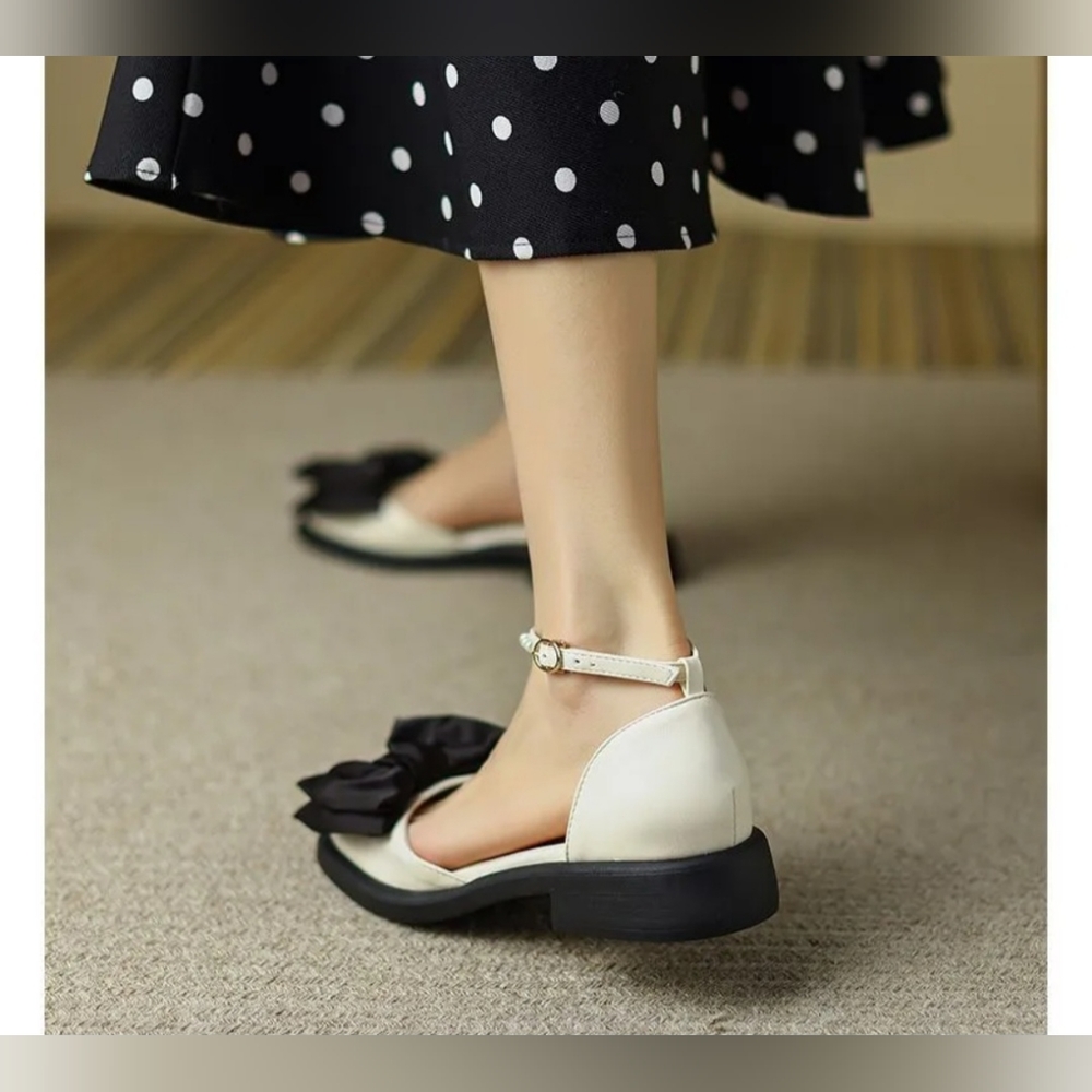 Black & Cream Block Heel Faux Pearl Ankle Strap Pumps Size 9 - Picture 3 of 11